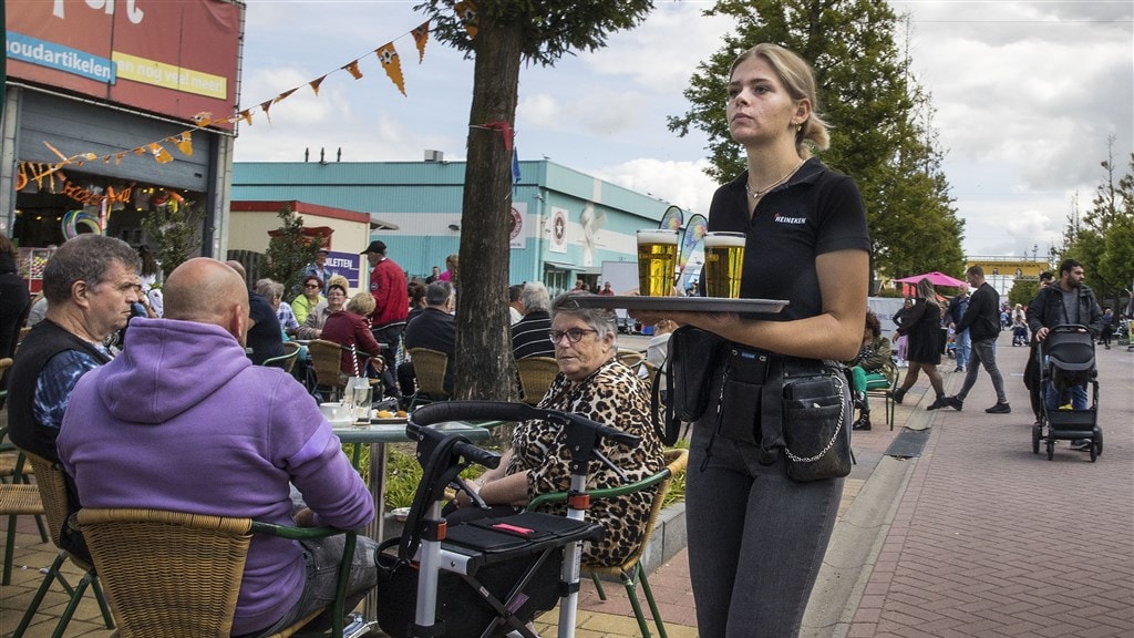 Horeca boos over plannen kabinet corona check-app en nachtsluiting