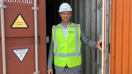 Uithalers teisteren Rotterdamse haven om drugs uit containers te halen