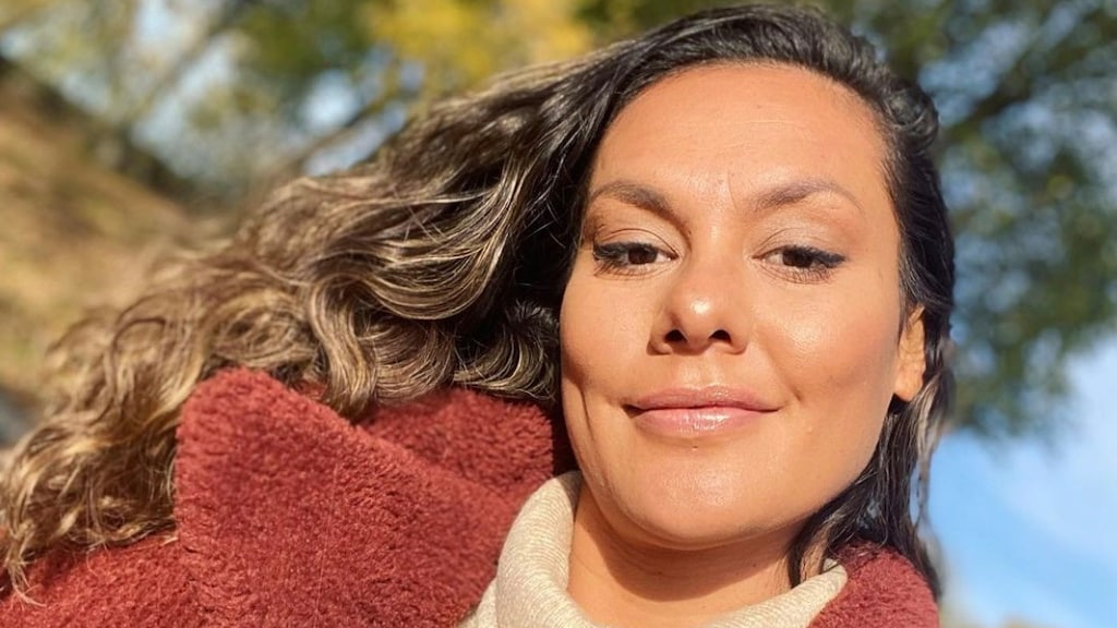 Emotionele Rowena Baierl ontmoet voor het eerst haar broer