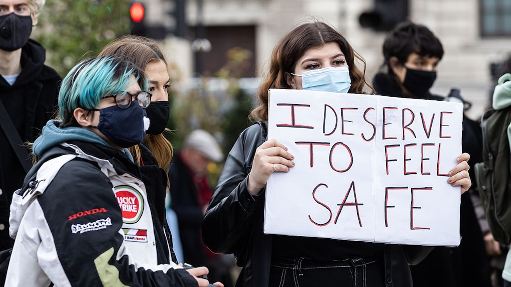 Britse vrouwen eisen maatregelen na moord op lerares (28): 'Straat moet veilig zijn'