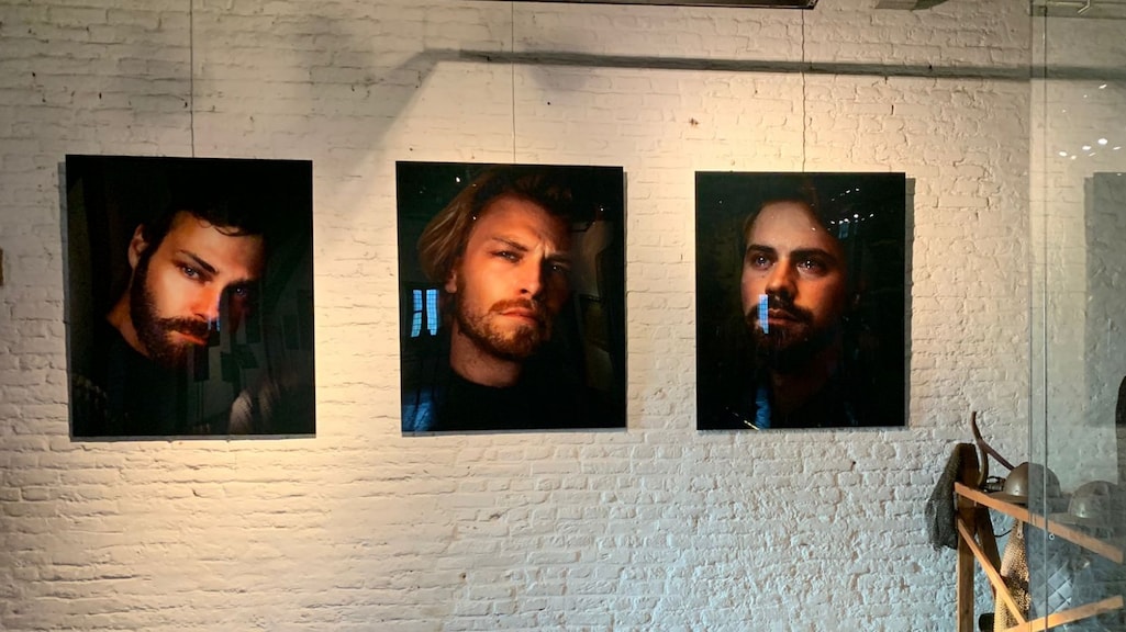 Foto's uit de expositie Crying Boys, gemaakt door Noah Valentyn