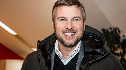 Winston Gerschtanowitz staat in Miljoenenjacht voor dichte deur met enorm geldbedrag