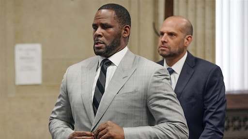 R. Kelly in ziekenhuis opgenomen na 'opzettelijke' overdosis in gevangenis