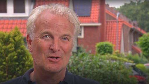 Bob krijgt pijn in zijn buik van huis in Kopen Zonder Kijken