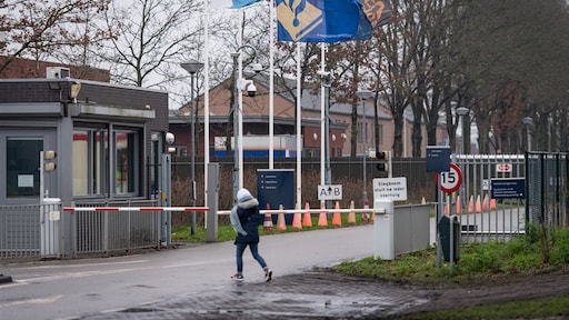 Noodkreet om tekort opvangplekken azc Ter Apel: 'Gaat de verkeerde kant op'