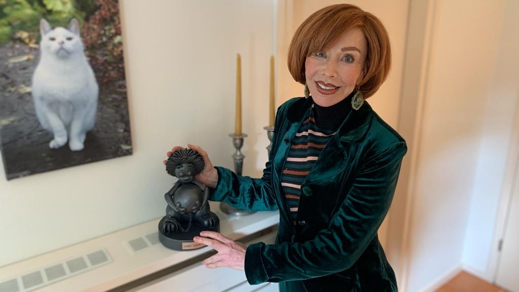 Marijke Helwegen met haar Loden Leeuw