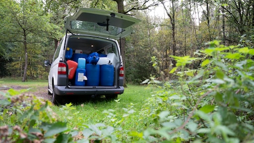 Busje met drugsvaten moet meldingen uitlokken: 'Volg je onderbuikgevoel'