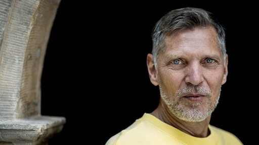 Erwin Olaf in tranen door brief van prinses Amalia