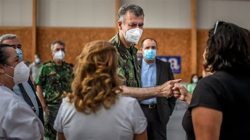 Militair maakt Portugal wereldkampioen vaccineren: 'Kies geen politicus'