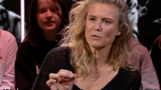 Kritiek op Sophie Hilbrand na 'belabberd' interview met Måneskin