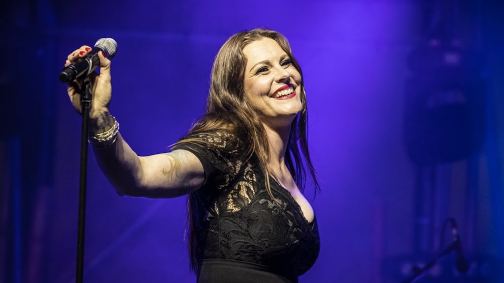 Floor Jansen zorgt voor memorabel optreden tijdens Dutch Grand Prix