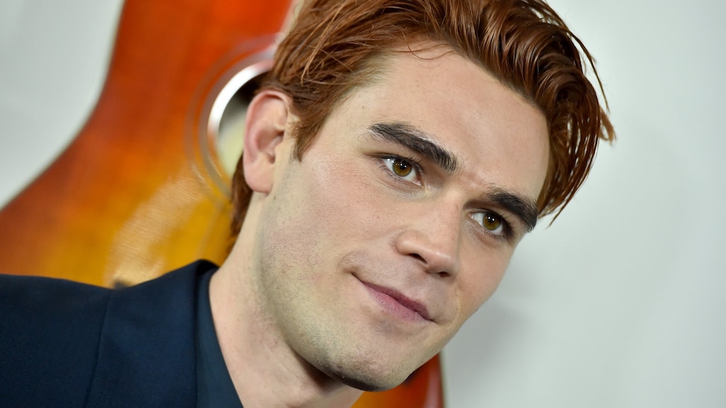 'Riverdale-acteur KJ Apa in het geheim getrouwd'