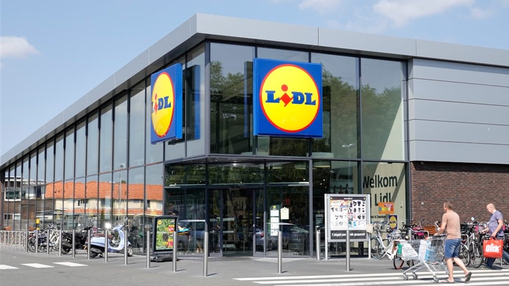 Wegens tonen kinderporno ontslagen Lidl-medewerker eist 3,5 ton