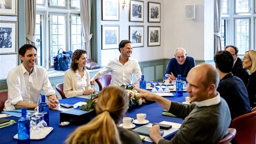 Burgers schuiven aan bij de formatietafel: 'Het is een grote poppenkast'