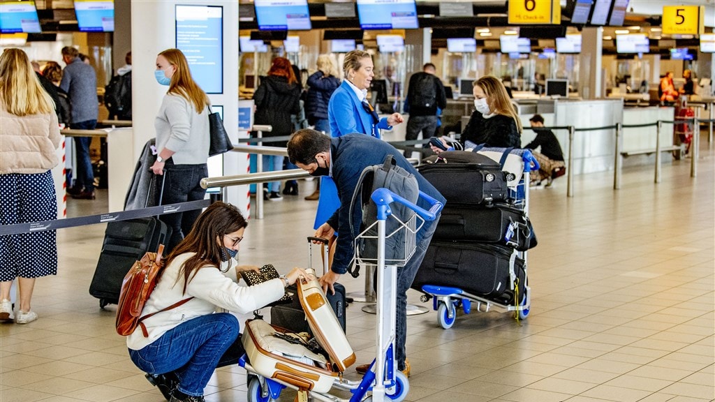 Vakantievierders bezorgen KLM winstje op weg naar herstel