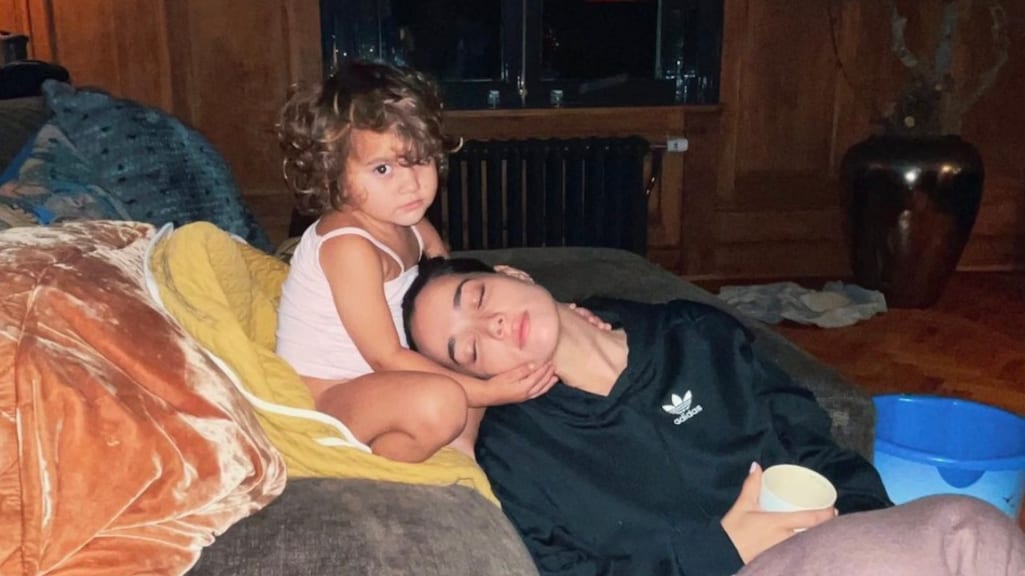 Dochter Teddy sleept misselijke Bibi Breijman door zwangerschap heen