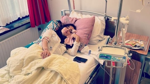 Zwangere Bibi Breijman opgenomen in ziekenhuis: 'Daar ga je weer'