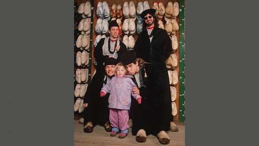 Meisje van foto met Red Hot Chili Peppers op Zaanse Schans gevonden