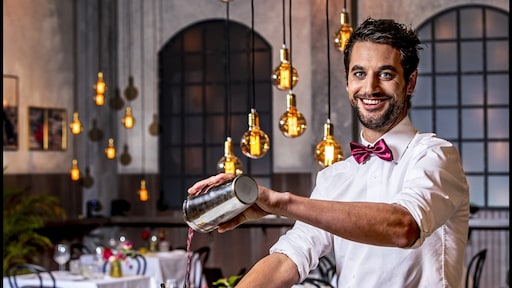 First Dates-barman Victor Abeln blikt terug op laatste draaidag: 'Surrealistisch en emotioneel'