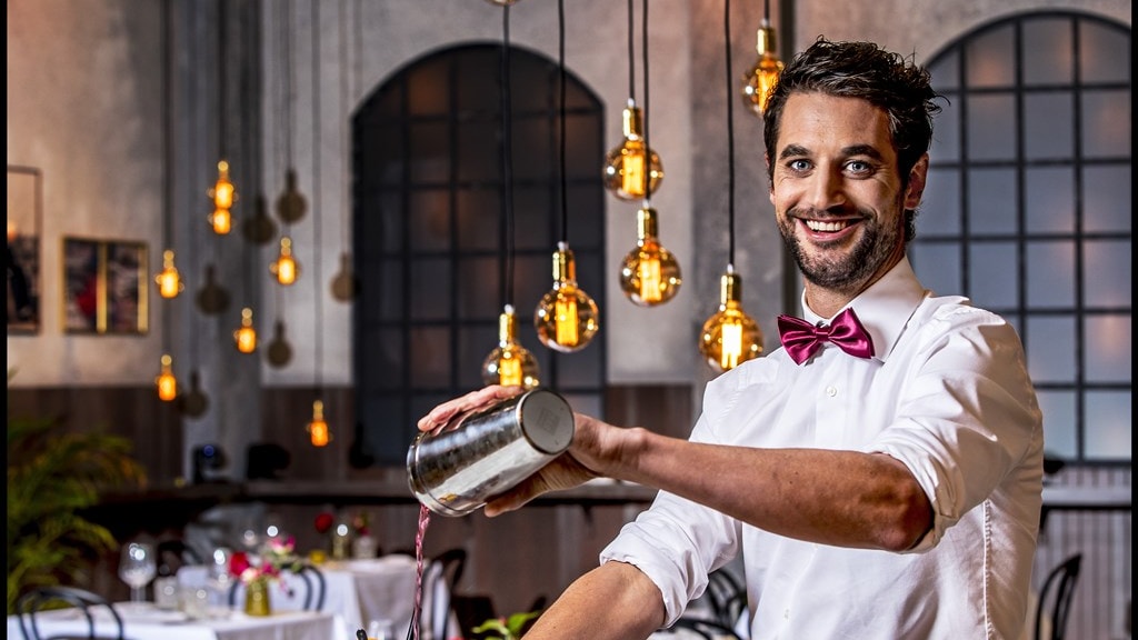 First Dates-barman Victor Abeln blikt terug op laatste draaidag: 'Surrealistisch en emotioneel'