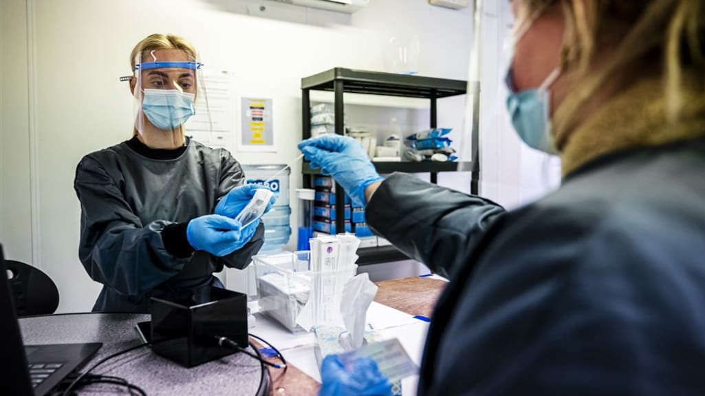 De nieuwe virusvariant omikron: hoeveel zorgen moeten we ons maken?