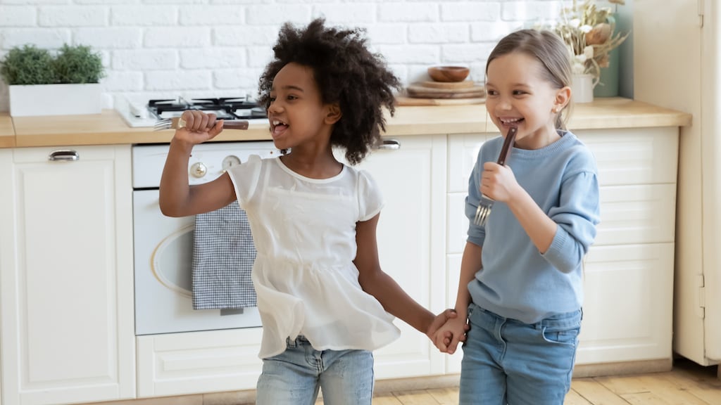 De opvoedkwestie: 'Mijn dochter wil niet bij haar vriendinnetje spelen'