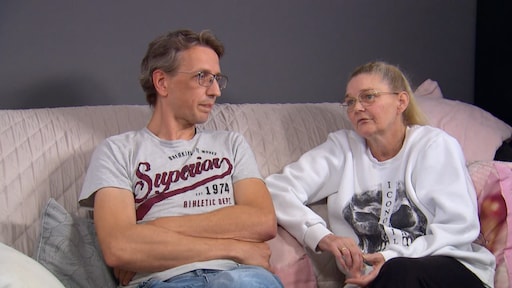 Buren met roze hekje uit Mr. Frank Visser na uitzending verhuisd