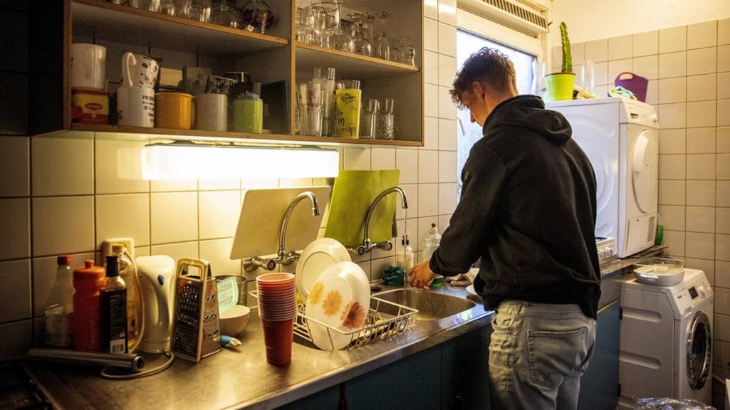 Jongere eerder uit ouderlijk huis: 'Geen tussenjaar door corona'