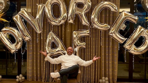 Dr. Dre viert scheiding Nicole Young met ballonnen