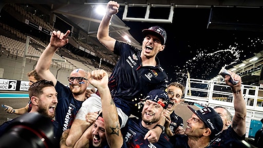 Teruglezen: hoe Max Verstappen kampioen werd, van minuut tot minuut