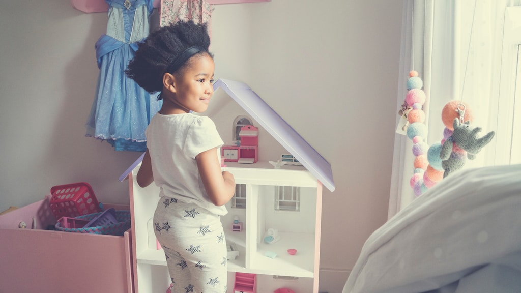 De opvoedkwestie: 'Mijn dochter durft niet alleen boven te spelen'