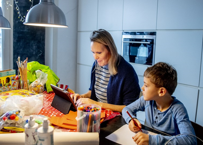 Kinderen thuis door besmetting in klas: een ramp voor sommige ouders