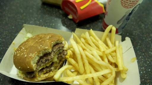 'Alleen nog maar kleine frietjes': Japanse McDonald's op rantsoen