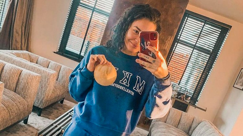 Fajah Lourens laat borstimplantaten verwijderen