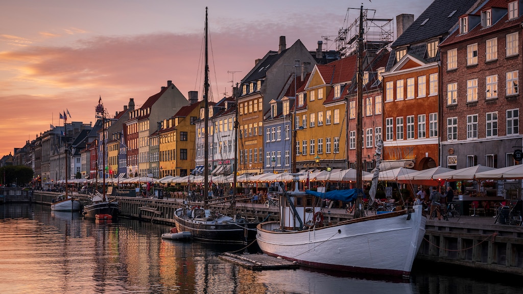 Deens RIVM: 'We kunnen over twee maanden ons normale leven terug hebben'