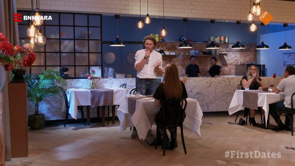 Kijkers First Dates ervaren plaatsvervangde schaamte na serenade