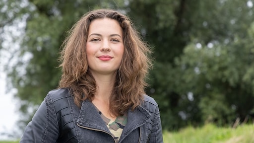 Boerin Annemiek stelt volgers gerust: 'Tinder-profiel niet nep'