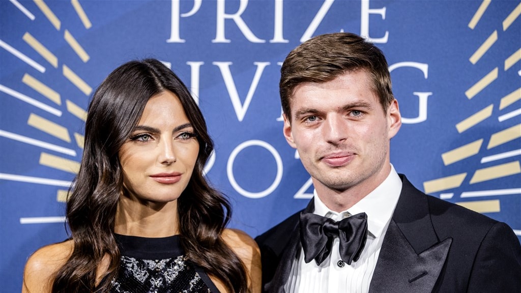 Vriendin van Max Verstappen deelt romantische vakantiefoto's