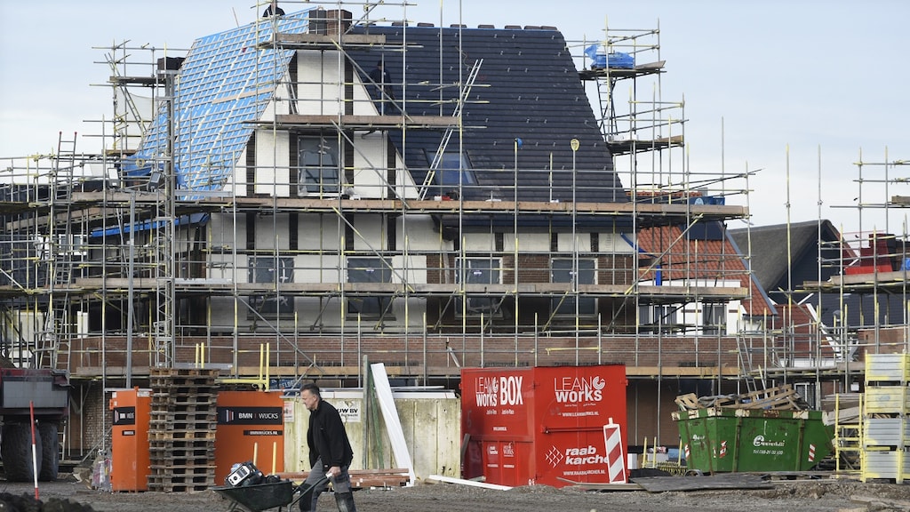 Huizenprijzen blijven maar stijgen, aanbod daalt fors