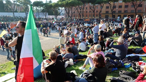 Amnesty roept Italië op ongevaccineerden niet te discrimineren