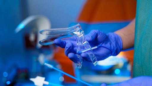 Weinig jonge vrouwen laten uitstrijkje maken, RIVM komt in actie