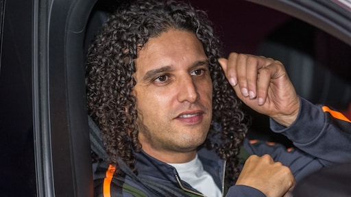 SPEC.: 'Verbieden medewerkers niet te praten, moedigen het aan'