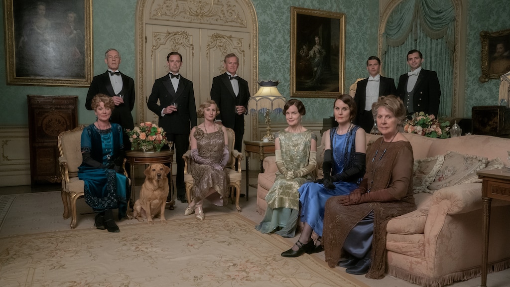 Fans betalen miljoenen voor objecten uit Downton Abbey tijdens veiling