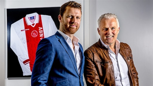 Royce de Vries herdenkt vader Peter R. twee jaar na aanslag