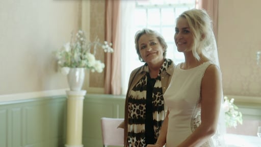 Moeder van MAFS-bruid Caroline laat niets aan toeval over