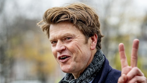 Beau van Erven Dorens deelt hilarische beelden van zinkende boot