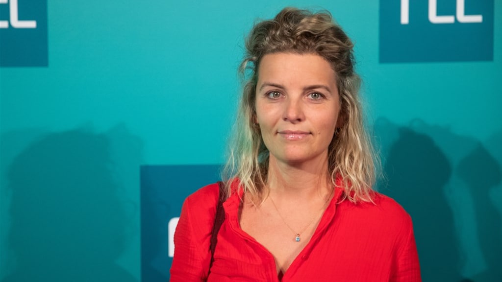 Clarice Stenger haakt op hilarische wijze in op gepureerde ham-verhaal: 'Begonnen met vast voedsel'