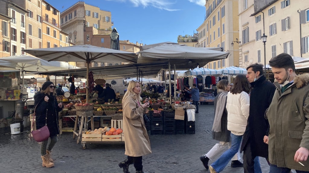 Op de markt van Campo de’ Fiori, hartje Rome.