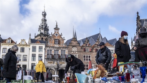 Hoge prijzen voor boodschappen en energie blijven nog wel even. Wat nu?
