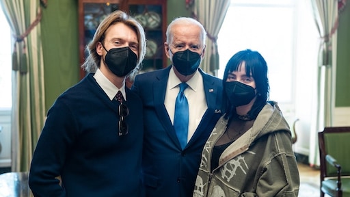 Billie Eilish en broer Finneas op de koffie bij president Biden